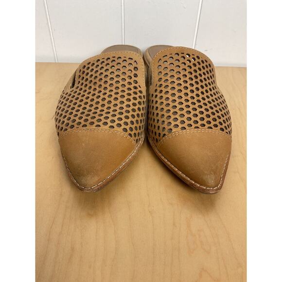 Bettye Muller Women's Concept Cara Perforated Leather Mules Brown Tan Size 7M - Picture 6 of 9